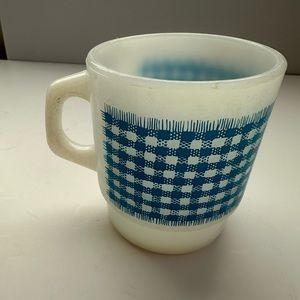 Vintage Fire King  milk glass D ring stackable mug
Blue gingham🩵
No flaws